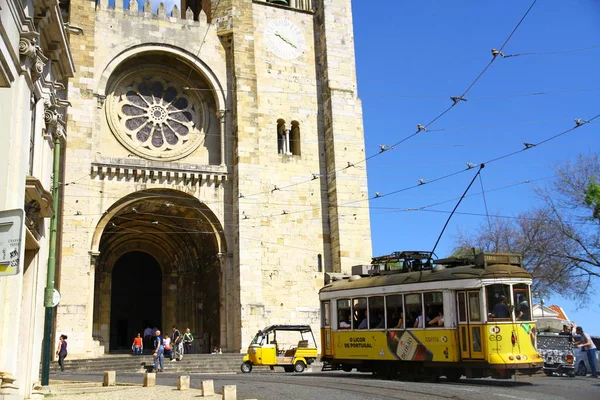 Lisbon Portugal April 2016 Spårvagnar Mycket Användbara Transporter Lissabon Och — Stockfoto