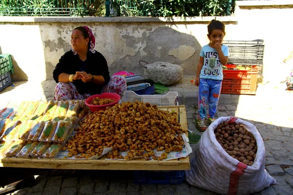 Una Vista Del Mercado Local Los Puestos Están Proporcionando Frutas — Foto de Stock