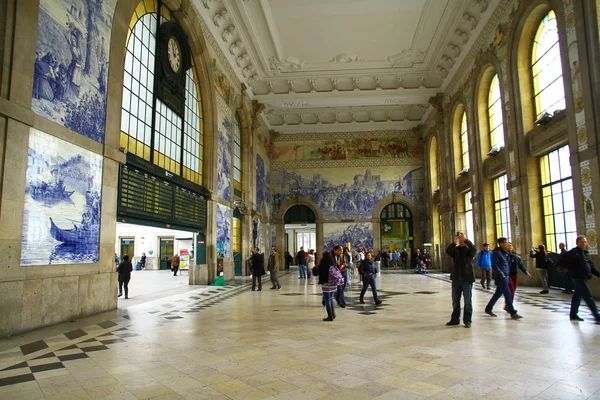 佐本托火车站 波鲁加尔 波鲁加尔 2016年4月22日 1916年 圣本托火车站向公众开放 它的城墙上覆盖着2万块华丽的阿祖利奥瓷砖 这一点是众所周知的 — 图库照片