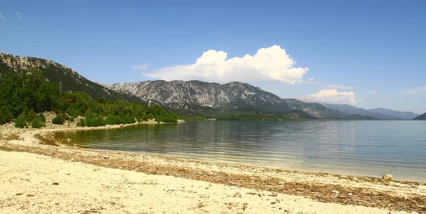 Όμορφη Θέα Του Εθνικού Πάρκου Της Λίμνης Κοβάντα Στην Ισπάρτα — Φωτογραφία Αρχείου