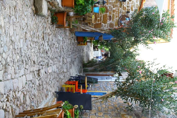 Blick Auf Niedliche Häuser Auf Der Insel Der Türkei — Stockfoto