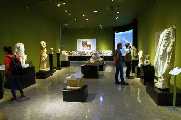 ブルドゥール トルコ April 2018 古代都市サガラスからの大規模なコレクションを持つブルドゥール考古学博物館からの内部ビュー — ストック写真