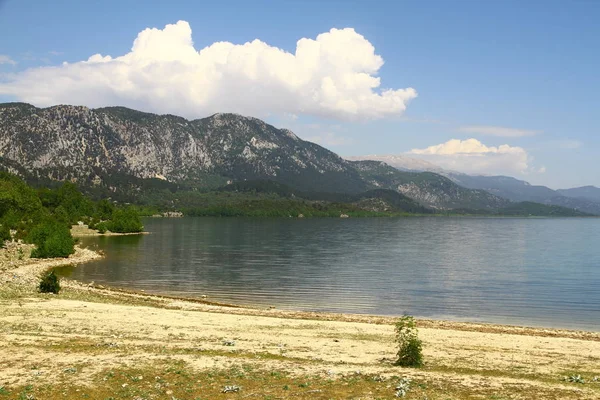 Όμορφη Θέα Του Εθνικού Πάρκου Της Λίμνης Κοβάντα Στην Ισπάρτα — Φωτογραφία Αρχείου