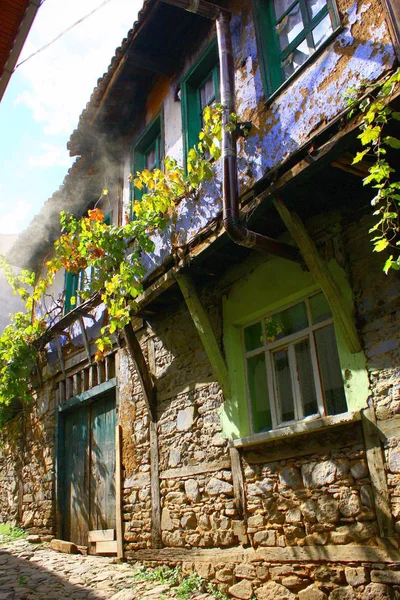 Türkiye Deki Eski Evin Pencerelerine Bak — Stok fotoğraf