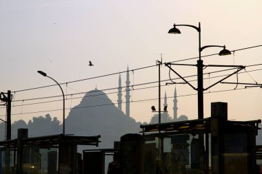 Karaköy, İstanbul - 22 Ekim 2017. Galata Köprüsü manzarası.