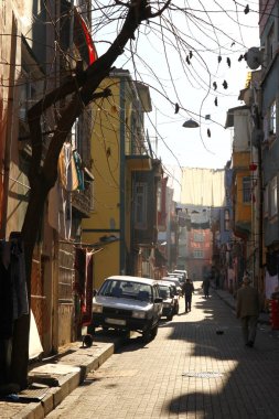 BALAT, İSTANBUL, TURKEY - 23 Ocak 2013. Balat caddelerinden bir manzara. Balat, Fatih bölgesinde ve Haliç 'in batı kıyısındaki tarihi yarımadanın eski şehrinde yer almaktadır..