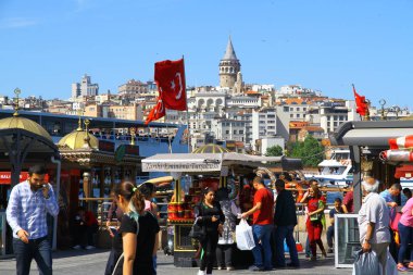Sokak manzarası, eski binaların cepheleri, Türkiye