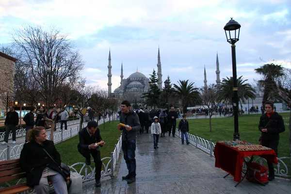 Sultanahmet Square Istanbul Turquía Enero 2013 Una Vista Calle Desde —  Fotos de Stock