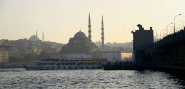 Karaköy, İstanbul - 22 Ekim 2017. Altın Boynuz 'daki feribotlar İstanbul' un sembolleri..