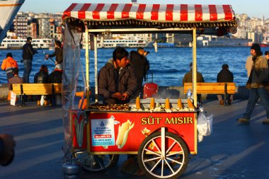 Sokak satıcılarına, kentte yiyecek ve tatlı satıcılarına bak, Türkiye