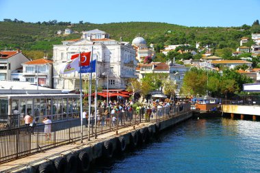 Ada, Türkiye 'de kentin kıyı kesimine bakın