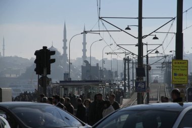 Karaköy, İstanbul - 22 Ekim 2017. Galata Köprüsü manzarası.