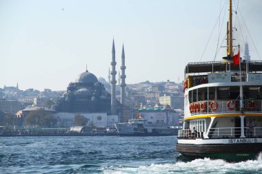 Karaköy, İstanbul - 22 Ekim 2017. Altın Boynuz 'daki feribotlar İstanbul' un sembolleri..