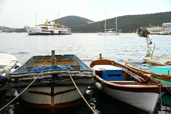 Close Zicht Vissersboten Een Oude Haven Turkije — Stockfoto