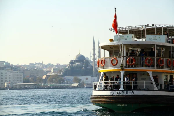 Karakoy Istanbul Ottobre 2017 Traghetti Nel Corno Oro Sono Simboli — Foto Stock