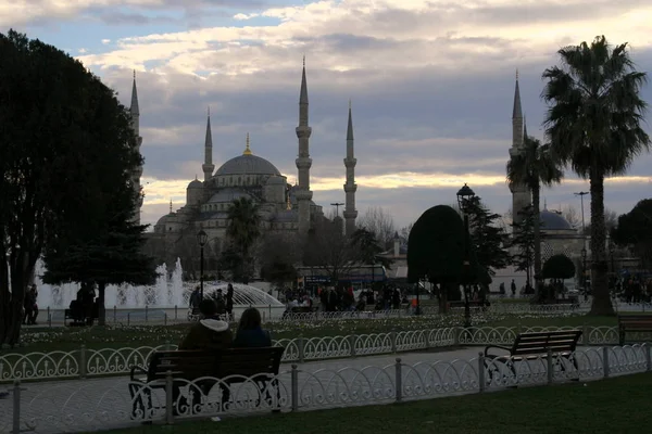 Sultanahmet Square Istanbul Turkey Ledna2013 Pohled Ulice Náměstí Sultanahmet Lidé — Stock fotografie