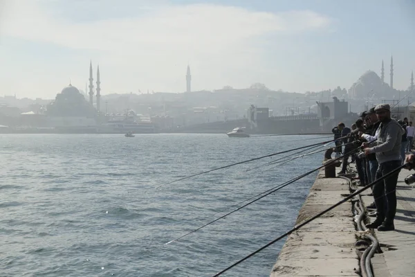 Galata Bridge Стамбул Туреччина 2010 Міст Галата Охоплює Дві Сторони — стокове фото