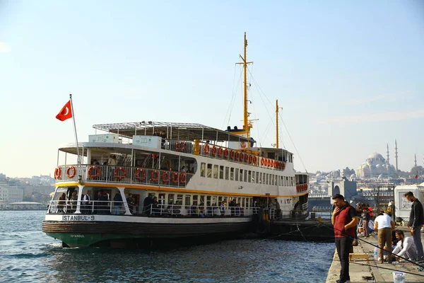 Karakoy Istanbul Octubre 2017 Ferries Cuerno Oro Son Los Símbolos — Foto de Stock