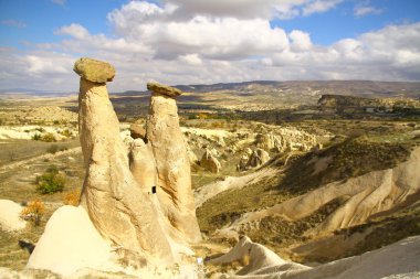 Kapadokya 'nın güzel kaya oluşumları ve peri bacaları, Türkiye. 