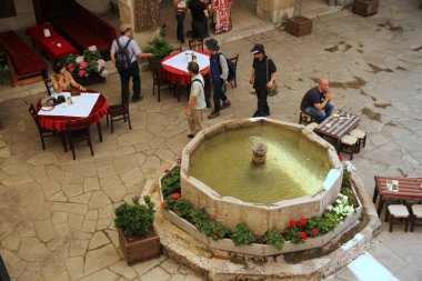 SAFRANBOLU, KARABUK, TURKEY - 30 Haziran 2013. Cinci Inn 'den bir iç görüntü ünlü İpek Yolu üzerinde bir karavan olarak inşa edilmiştir. Artık bir otel..