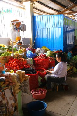 SAN PEDRO MARKET, CUSCO, Peru - 30 Mart 2019. San Pedro Pazarı manzarası.