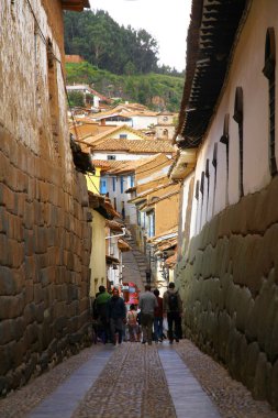 CUSCO, PERU - 27 Mart 2019. Cusco, Peru And Dağları 'nda sömürge mimarisi olan güzel bir şehirdir..
