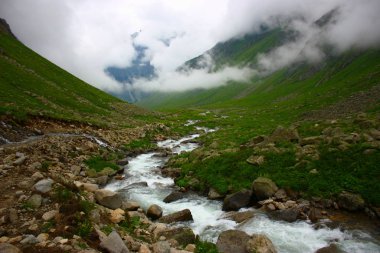 Türkiye 'nin Karadeniz bölgesindeki Rize' nin Elevit tepesinden güzel bir manzara.