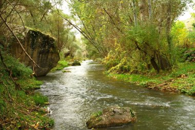 Kapadokya 'daki Ihlara Vadisi' nden Melendiz nehrinin güzel manzarası