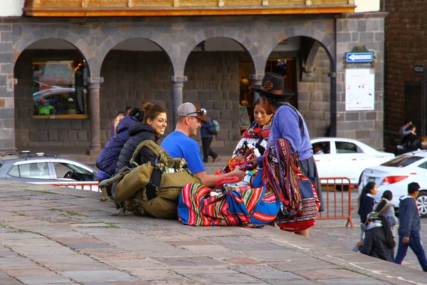 Vista Sui Venditori Ambulanti Con Souvenir Sulle Strade Perù — Foto Stock