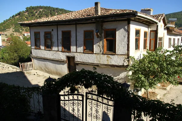 Vista Del Antiguo Patio Con Edificios Antiguos Turquía —  Fotos de Stock