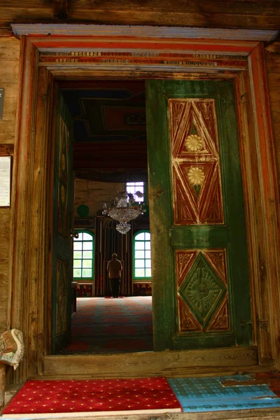 Vista Las Antiguas Puertas Pintadas Entrada Iglesia Turquía —  Fotos de Stock