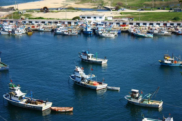 Ayvalik Balikesir Turkiet November 2009 Fiskebåtar Vid Kusten Cunda Island — Stockfoto