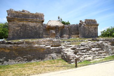  Tulum Arkeolojik Alanı 'ndaki Maya kalıntıları Meksika' nın en iyi korunmuş kıyı bölgelerinden biridir..