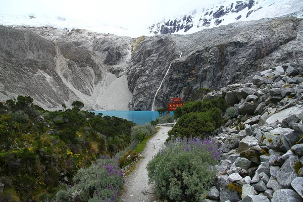 Laguna Paron Και Βουνά Γύρω Από Huascaran Εθνικό Πάρκο Περού — Φωτογραφία Αρχείου