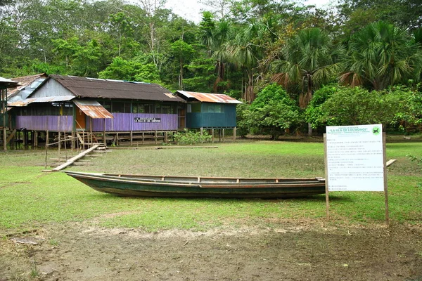 Río Amazonas Iquitos Perú Típicas Chozas — Foto de Stock