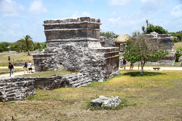 トゥルム考古学サイト キンタナ メキシコ 6月2019 メキシコで最も保存状態の良い沿岸のマヤ遺跡の1つであるツラム遺跡の眺め — ストック写真