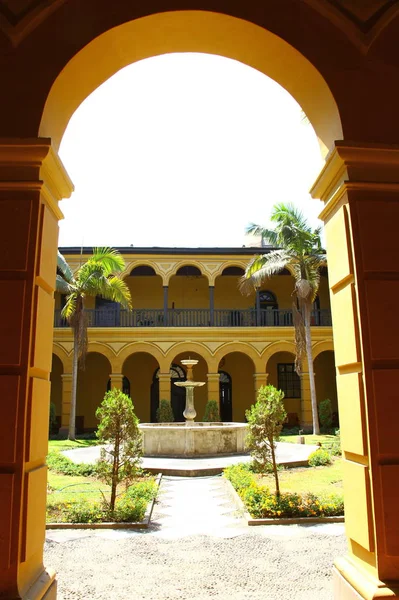 Uitzicht Binnenplaats Van Kerk Het Klooster Van Santo Domingo Lima — Stockfoto