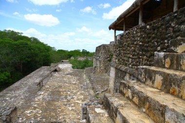 Ek Balam Maya Harabeleri, Yucatan, Meksika - 7 Haziran 2019. Akropolis, Yucatan Yarımadası 'ndaki Ek-balam arkeolojik sahasının ana piramididir..