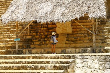 Ek Balam Maya Harabeleri, Yucatan, Meksika - 7 Haziran 2019. Akropolis, Yucatan Yarımadası 'ndaki Ek-balam arkeolojik sahasının ana piramididir..