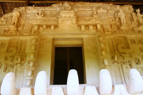 Esculturas Maias Altar Jaguar Pirâmide Acrópole Sítio Arqueológico Balam México — Fotografia de Stock