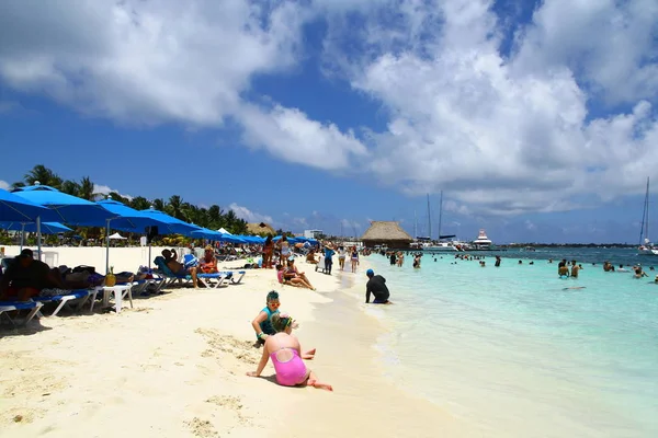 妇女岛 墨西哥坎昆 2019年6月5日 妇女岛 Isla Mujeres 妇女岛 是墨西哥加勒比海的一个岛屿 拥有美丽的沙滩 世界上有水晶水 — 图库照片