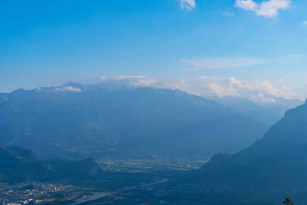 Vista panorâmica dos alpes vistos de Lichtenstein — Fotografia de Stock