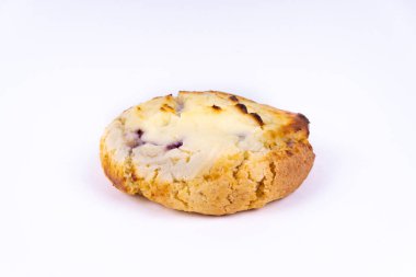 Fotokopi alanı beyaz arkaplanlı yaban mersinli kurabiye - açılı görünüm