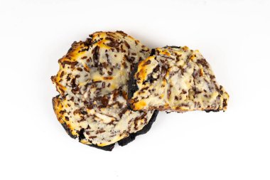 Fotokopi alanı olan beyaz arka planda çikolatalı kurabiye.