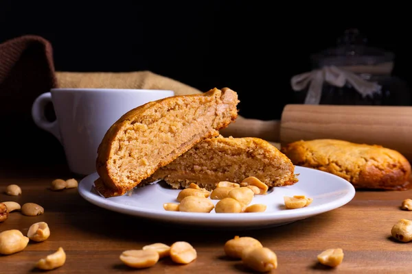 Gâteaux Végétaliens Frais Beurre Arachide Cacahuètes Une Tasse Café Sur — Photo