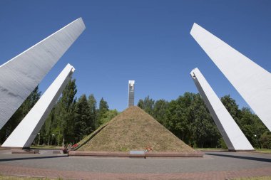 Lida, Belarus: Meçhul Asker Mezarı ile Ölümsüz Tepe