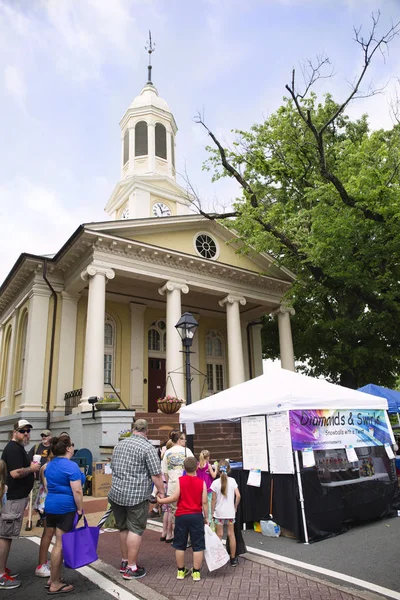 Warrenton Virginia Usa Namioty Ulicy Przed Sąd Warrenton Dom Festiwalu — Zdjęcie stockowe