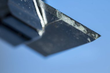 Halı bıçağının makro görüntüsü