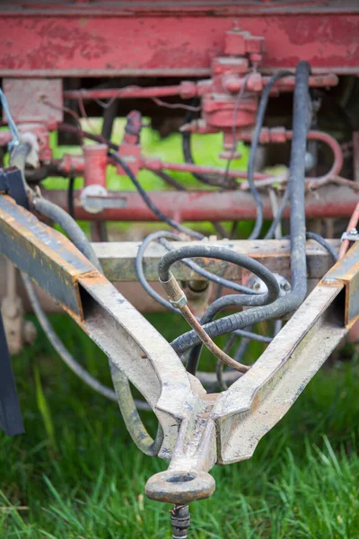 Oude Koperen Buis Als Aansluiting Van Een Aanhangerkoppeling — Stockfoto