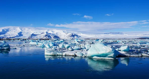 Petits Vestiges Iceberg Flottant Dans Mer — Photo